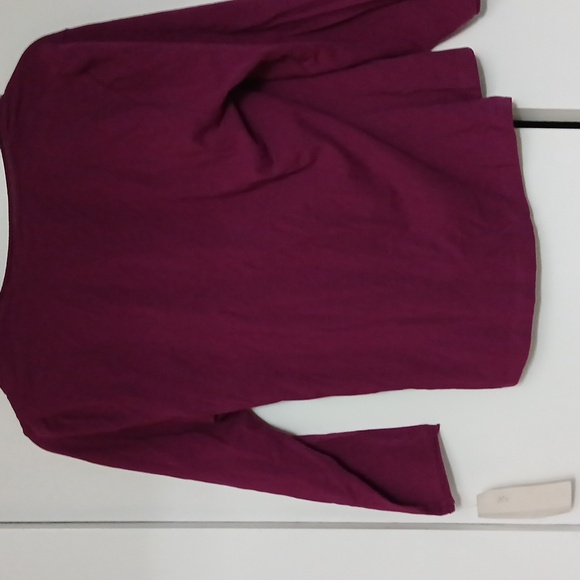 Women's M Top in Burgundy - Picture 2 of 2